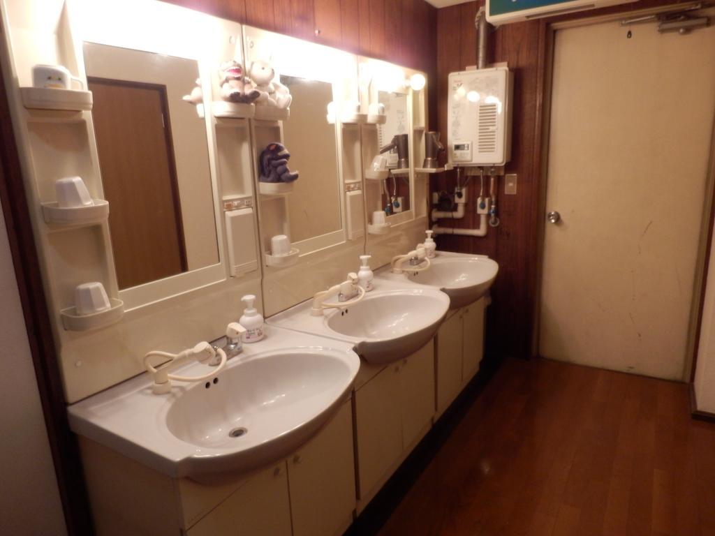 Lodge Edmonton Юзава Екстериор снимка